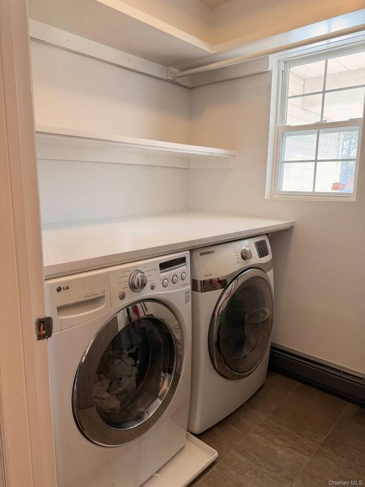 #6 photo, 10 Silver Court, Ridge , NY 11961