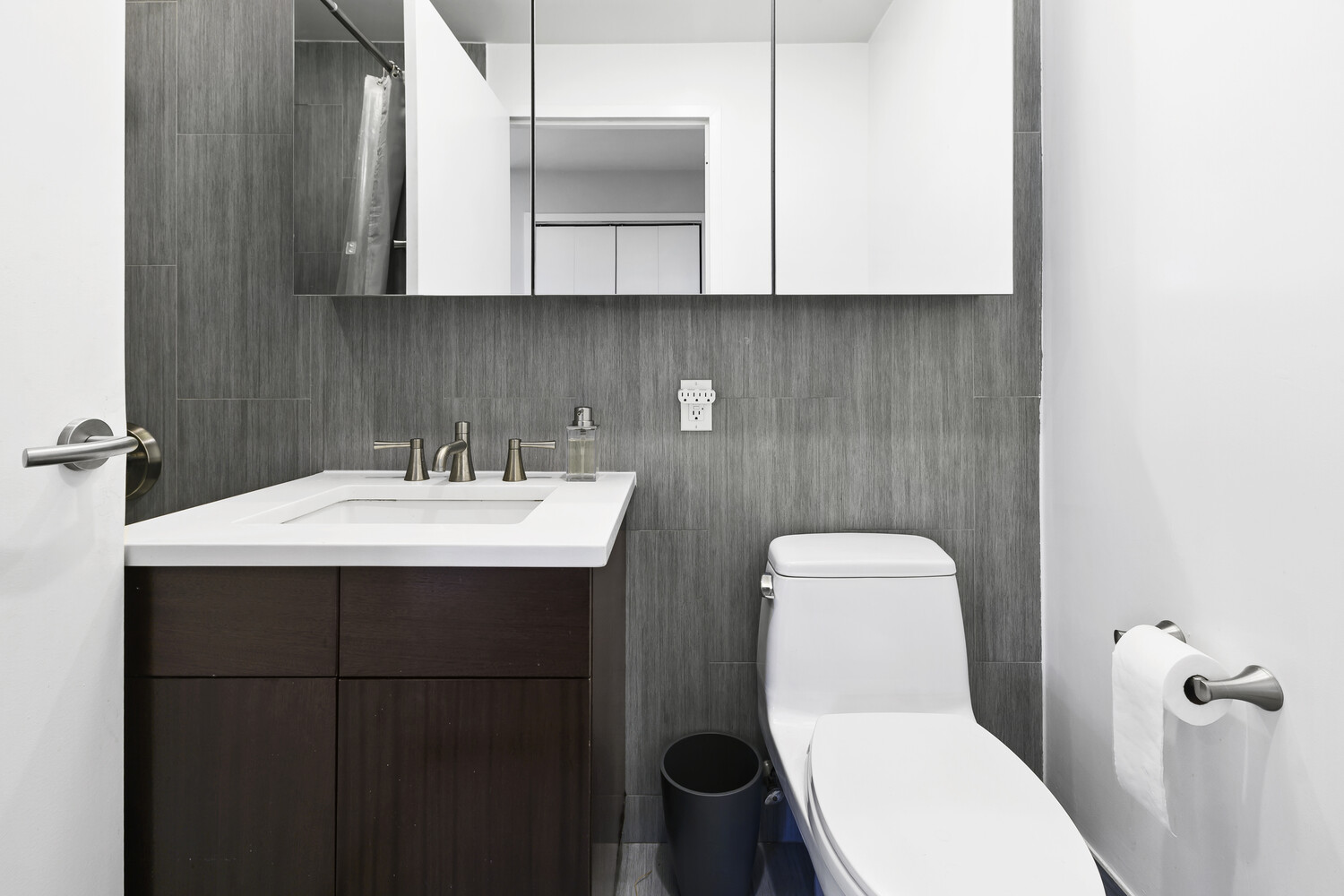 #7 photo, 215 Ave B, East Village , NY 10009