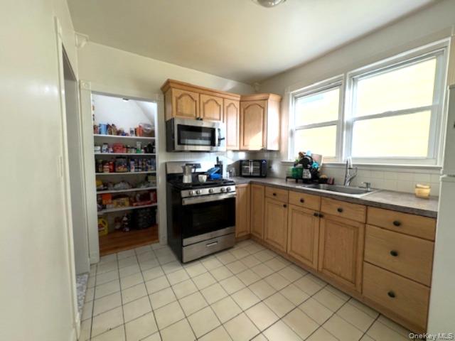 #10 photo, 48 Huber Place, Yonkers , NY 10704