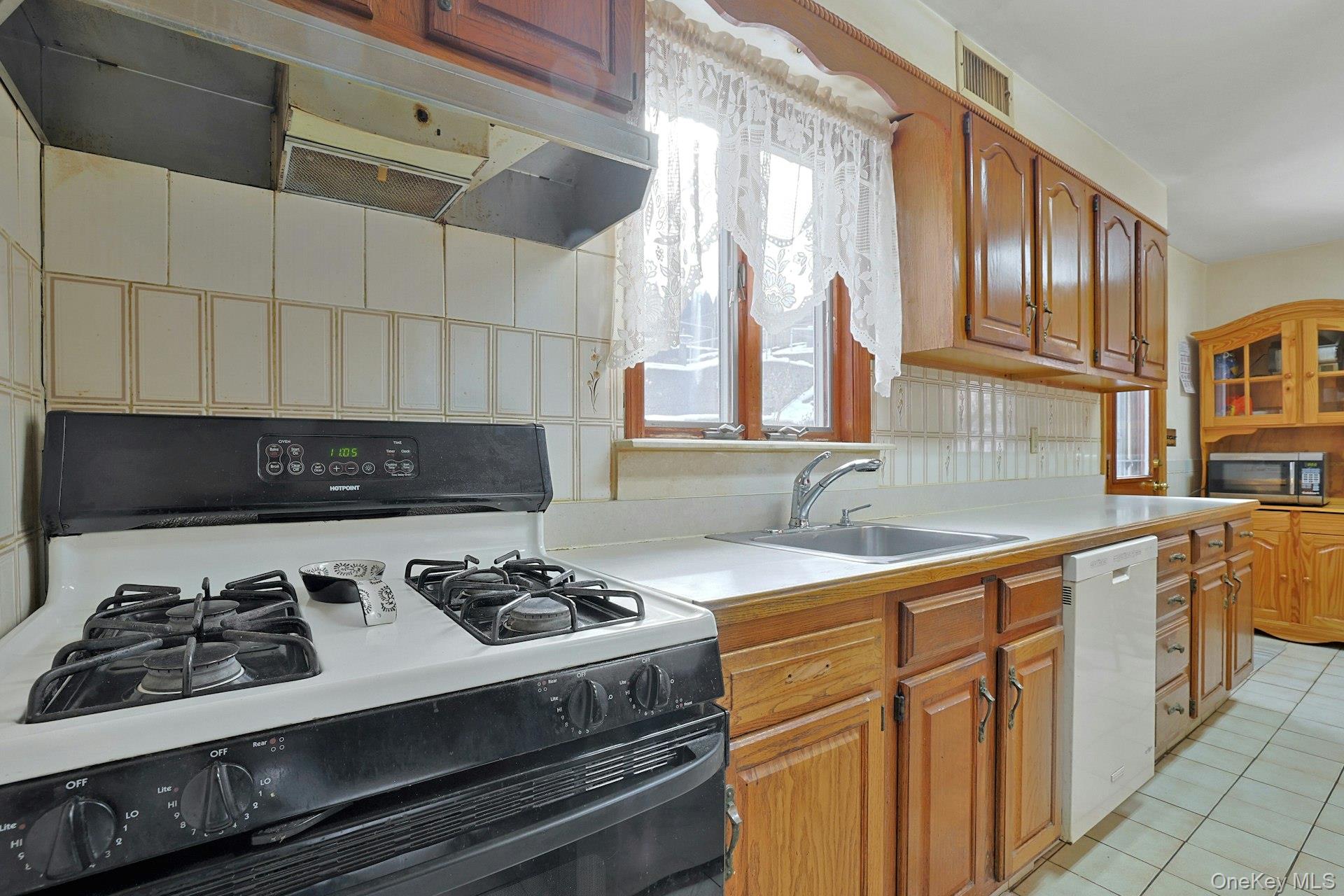 #14 photo, 16 Richardson Place, Eastchester , NY 10709