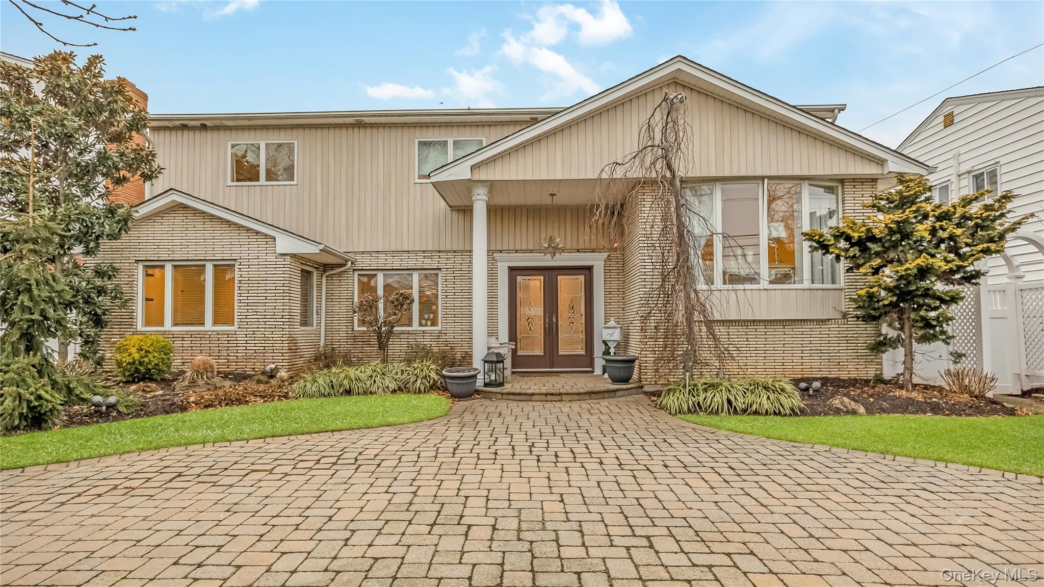 #1 photo, 2876 Shore Road, नासाउ काउंटी Bellmore , NY 11710