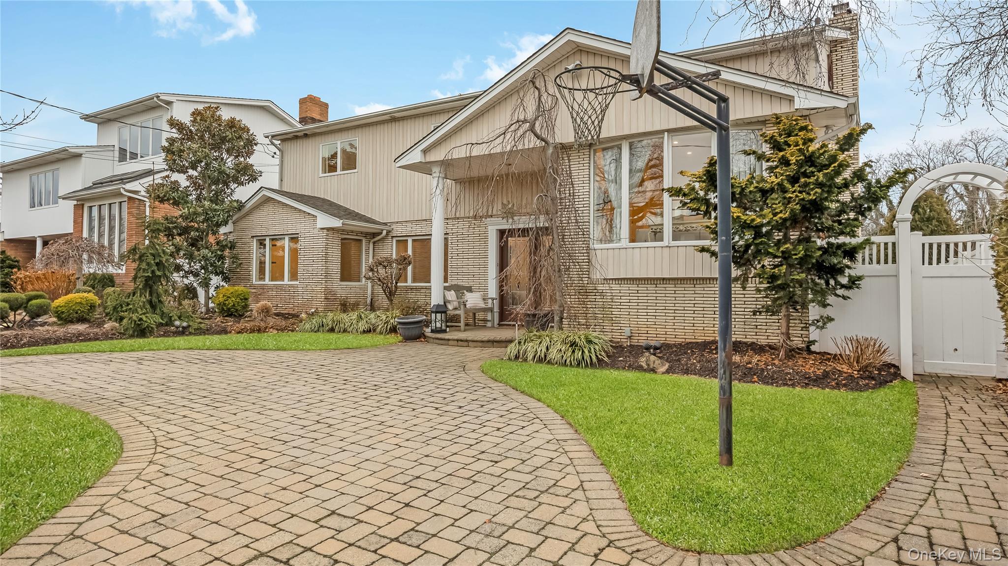 #11 photo, 2876 Shore Road, नासाउ काउंटी Bellmore , NY 11710