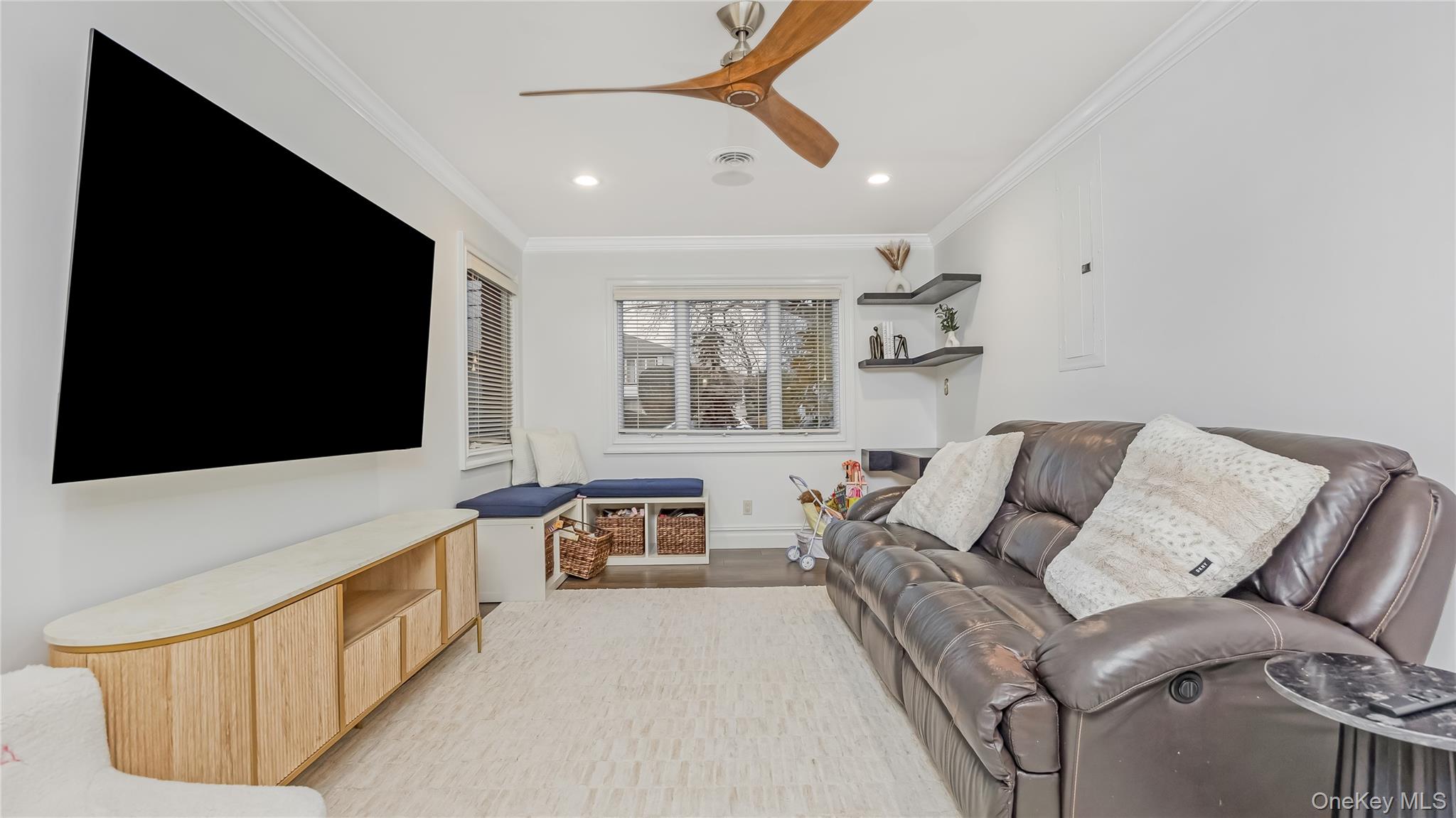 #19 photo, 2876 Shore Road, नासाउ काउंटी Bellmore , NY 11710