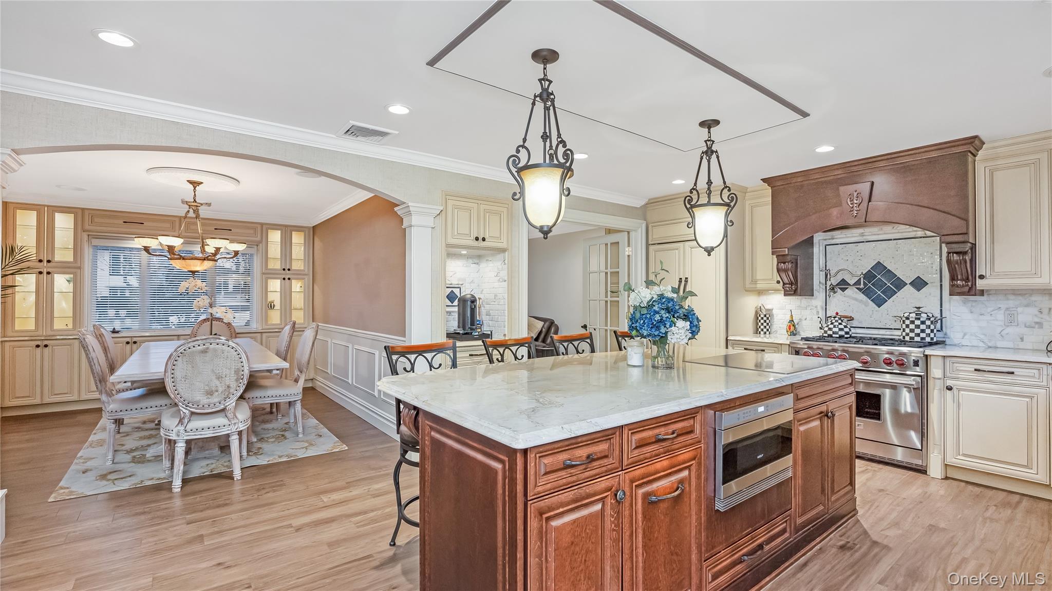 #3 photo, 2876 Shore Road, नासाउ काउंटी Bellmore , NY 11710