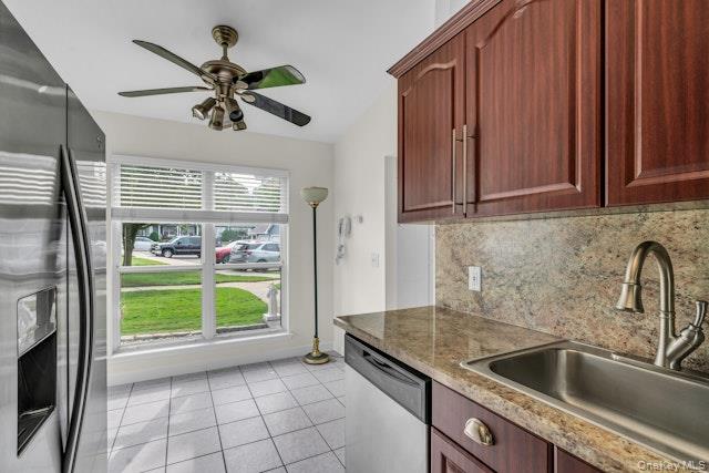 #13 photo, 745 Spring Lake Drive, サフォーク郡 Middle Island , NY 11953