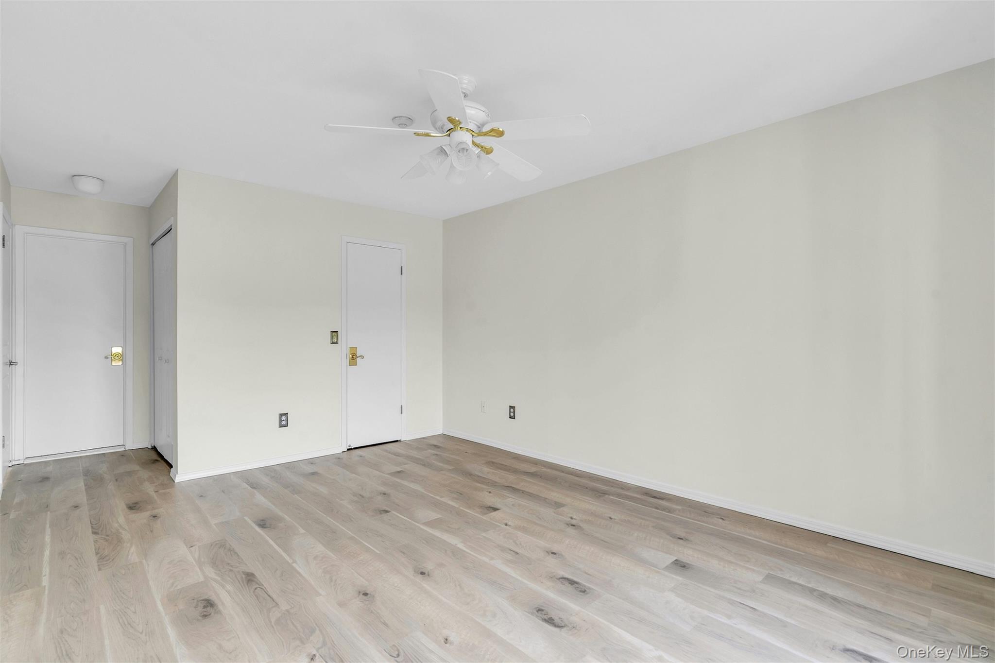 #15 photo, 745 Spring Lake Drive, サフォーク郡 Middle Island , NY 11953