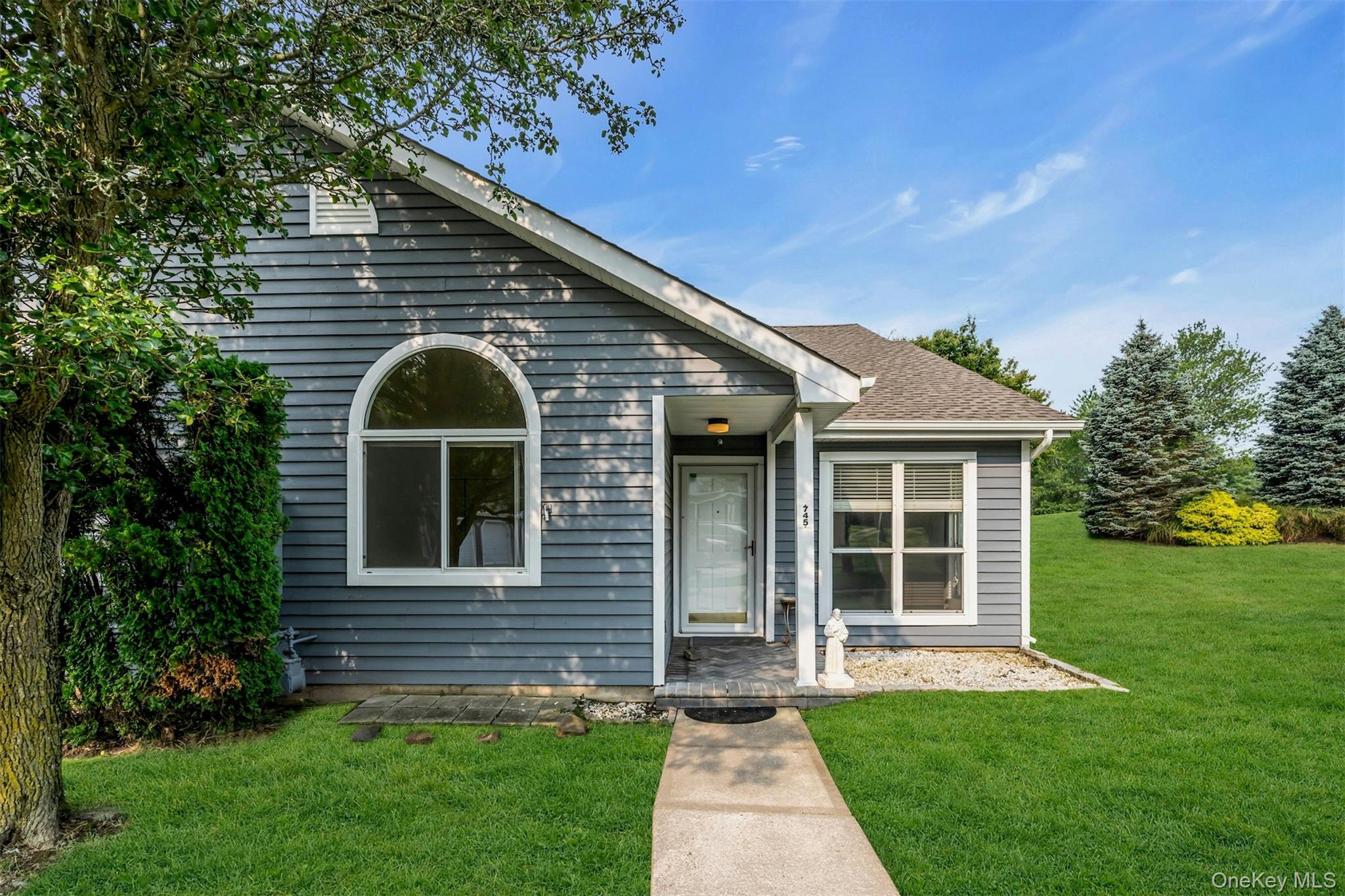 #17 photo, 745 Spring Lake Drive, サフォーク郡 Middle Island , NY 11953