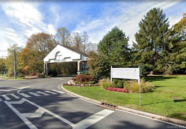 #2 photo, 745 Spring Lake Drive, サフォーク郡 Middle Island , NY 11953