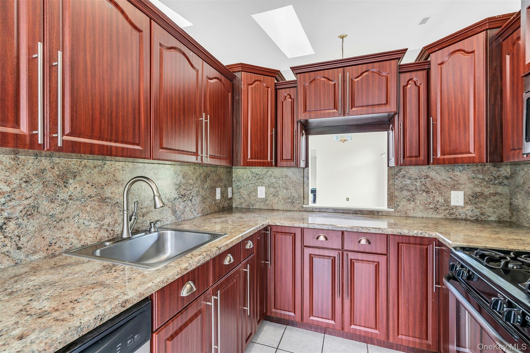 #20 photo, 745 Spring Lake Drive, サフォーク郡 Middle Island , NY 11953