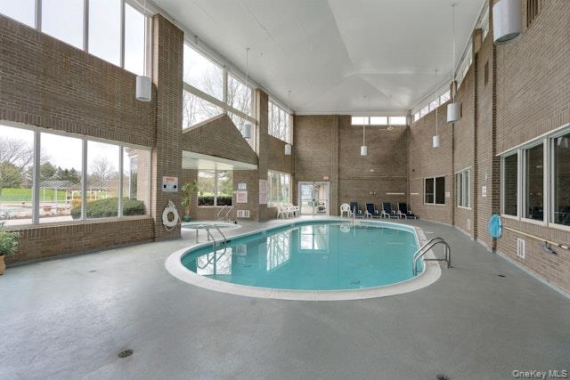 #8 photo, 745 Spring Lake Drive, サフォーク郡 Middle Island , NY 11953