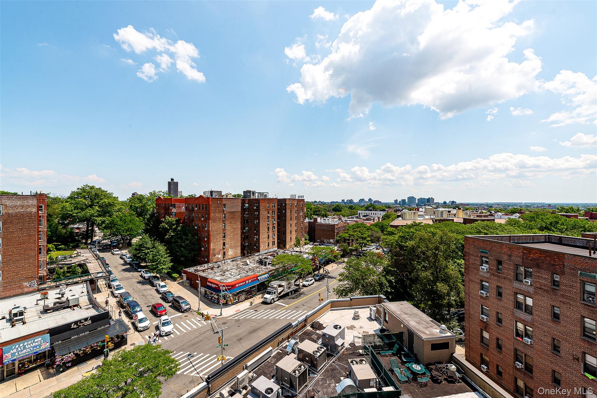 #19 photo, 116-24 Grosvenor Lane, Kew Gardens , NY 11415