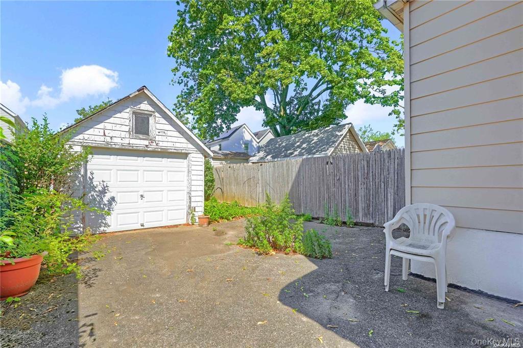 #12 photo, 117-28 202nd Street, Saint Albans , NY 11412