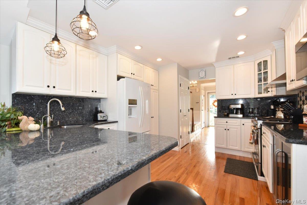 #13 photo, 72 Narwood Road, Massapequa , NY 11758