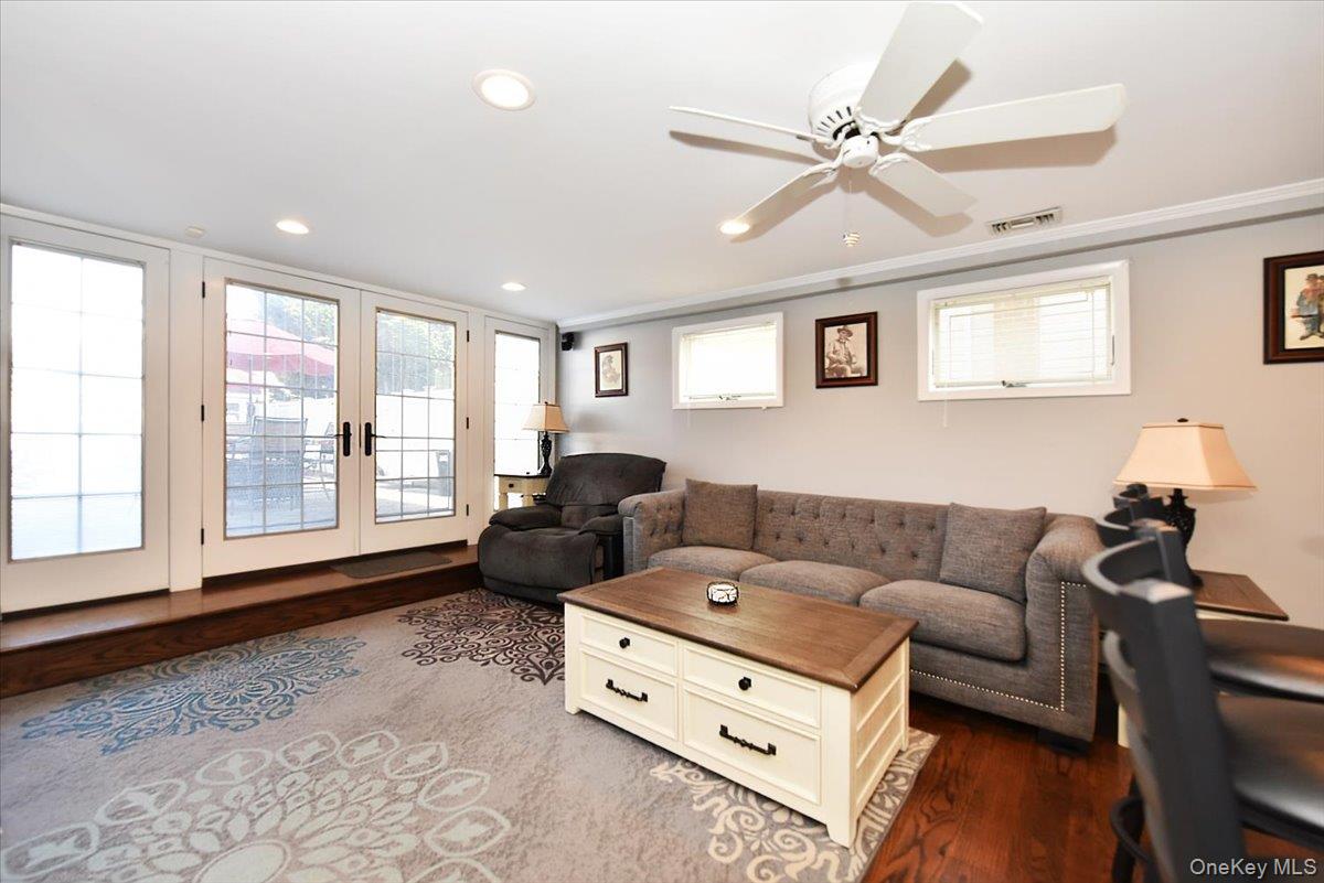 #17 photo, 72 Narwood Road, Massapequa , NY 11758