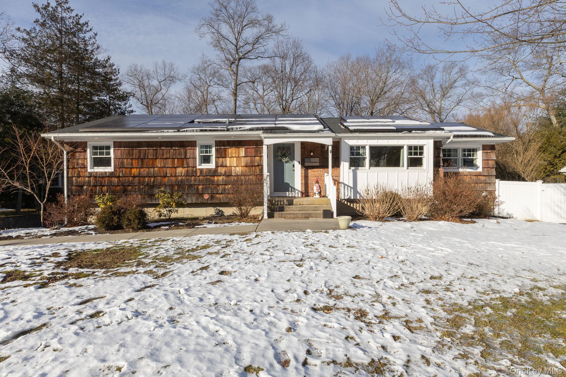 #1 photo, 49 Lexington Avenue, Smithtown , NY 11787