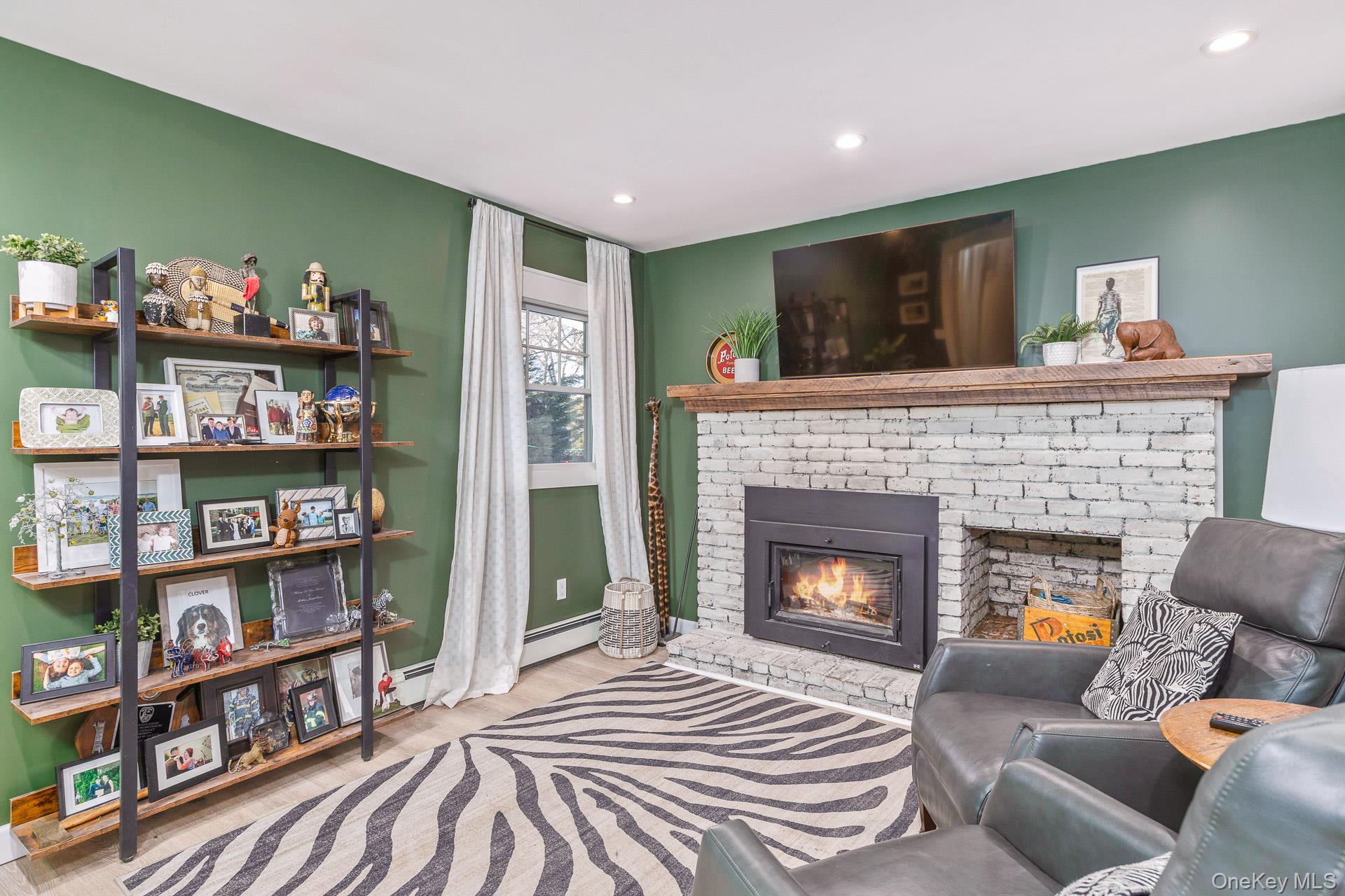 #11 photo, 49 Lexington Avenue, Smithtown , NY 11787