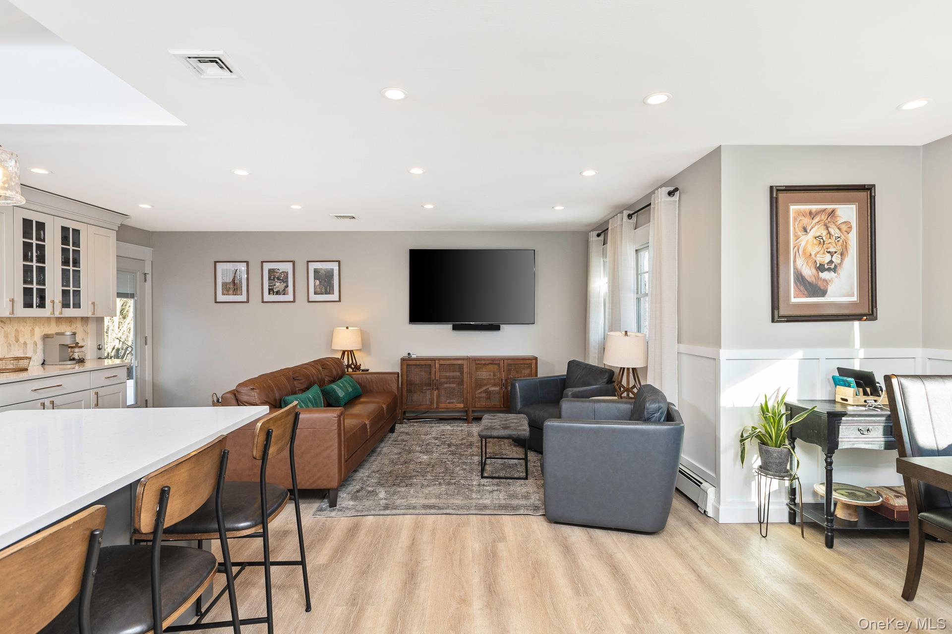 #15 photo, 49 Lexington Avenue, Smithtown , NY 11787