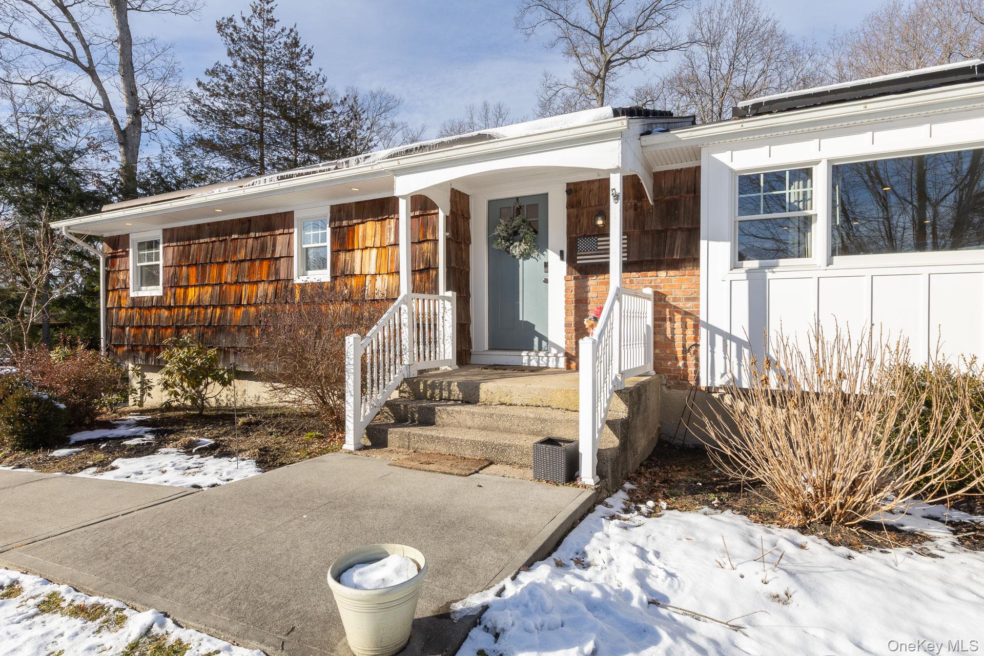 #2 photo, 49 Lexington Avenue, Smithtown , NY 11787