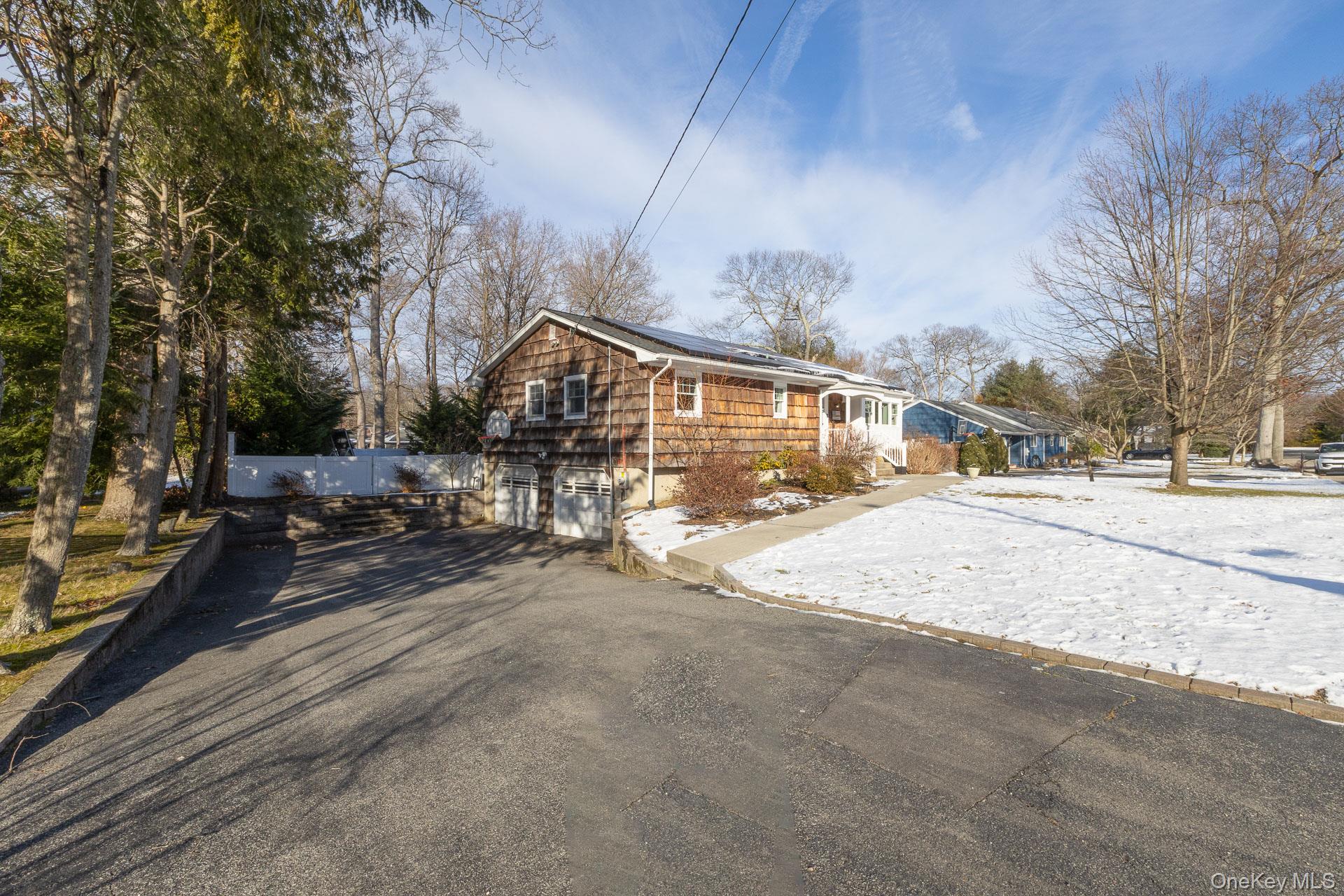 #6 photo, 49 Lexington Avenue, Smithtown , NY 11787