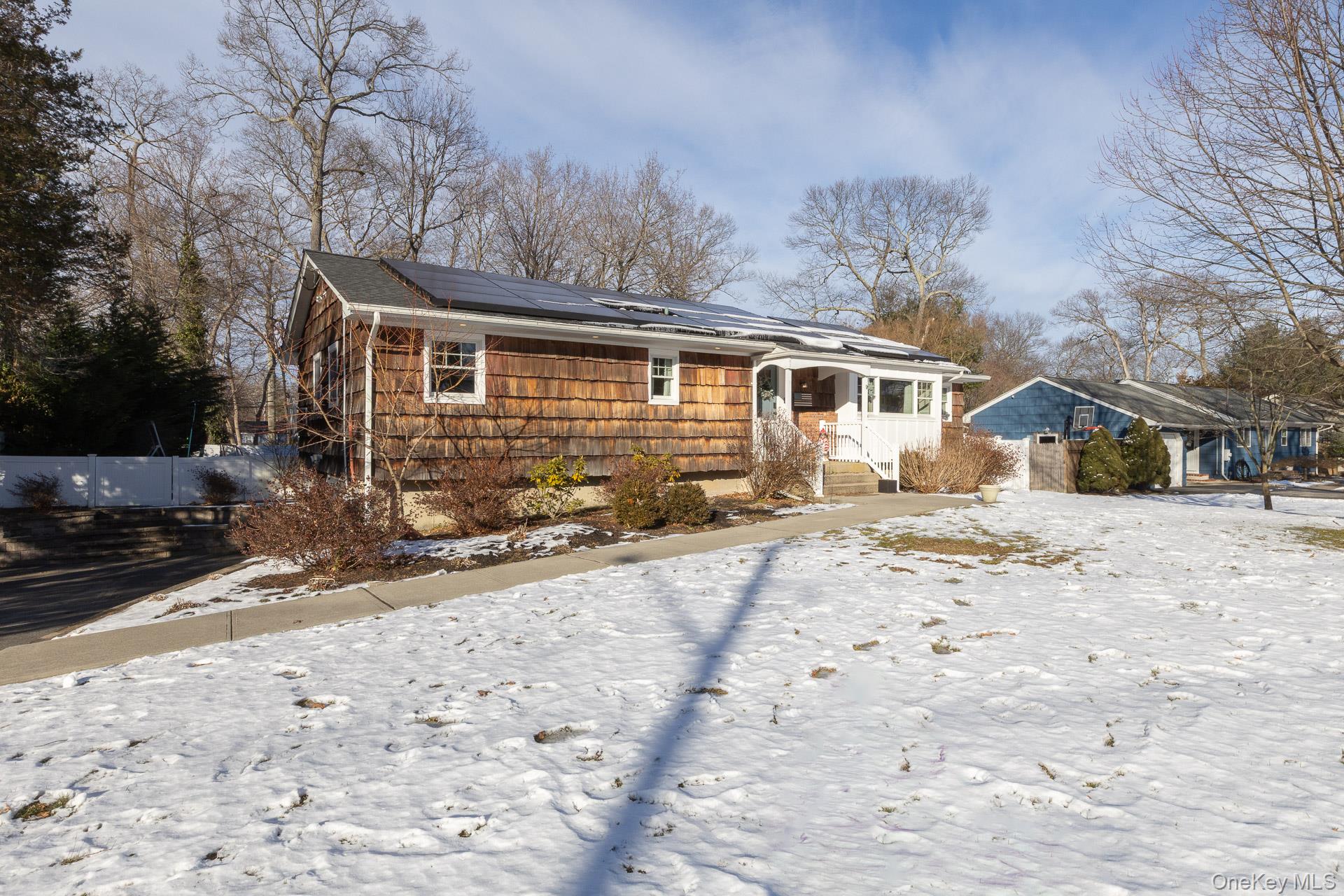 #7 photo, 49 Lexington Avenue, Smithtown , NY 11787