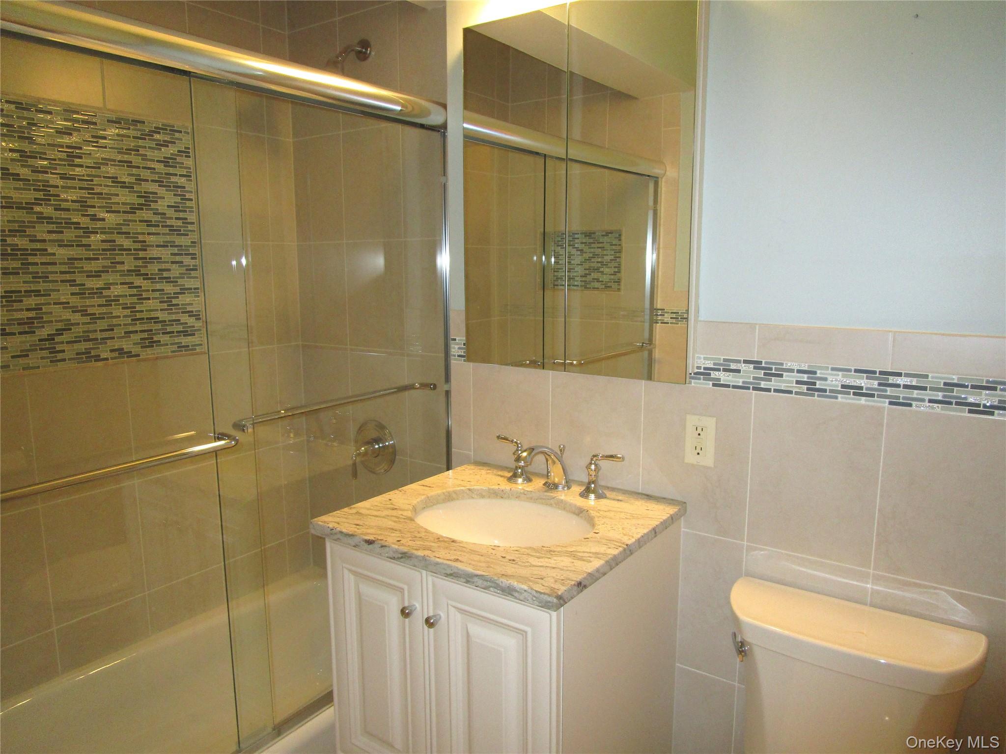 #19 photo, 40 Daley Place, Lynbrook , NY 11563