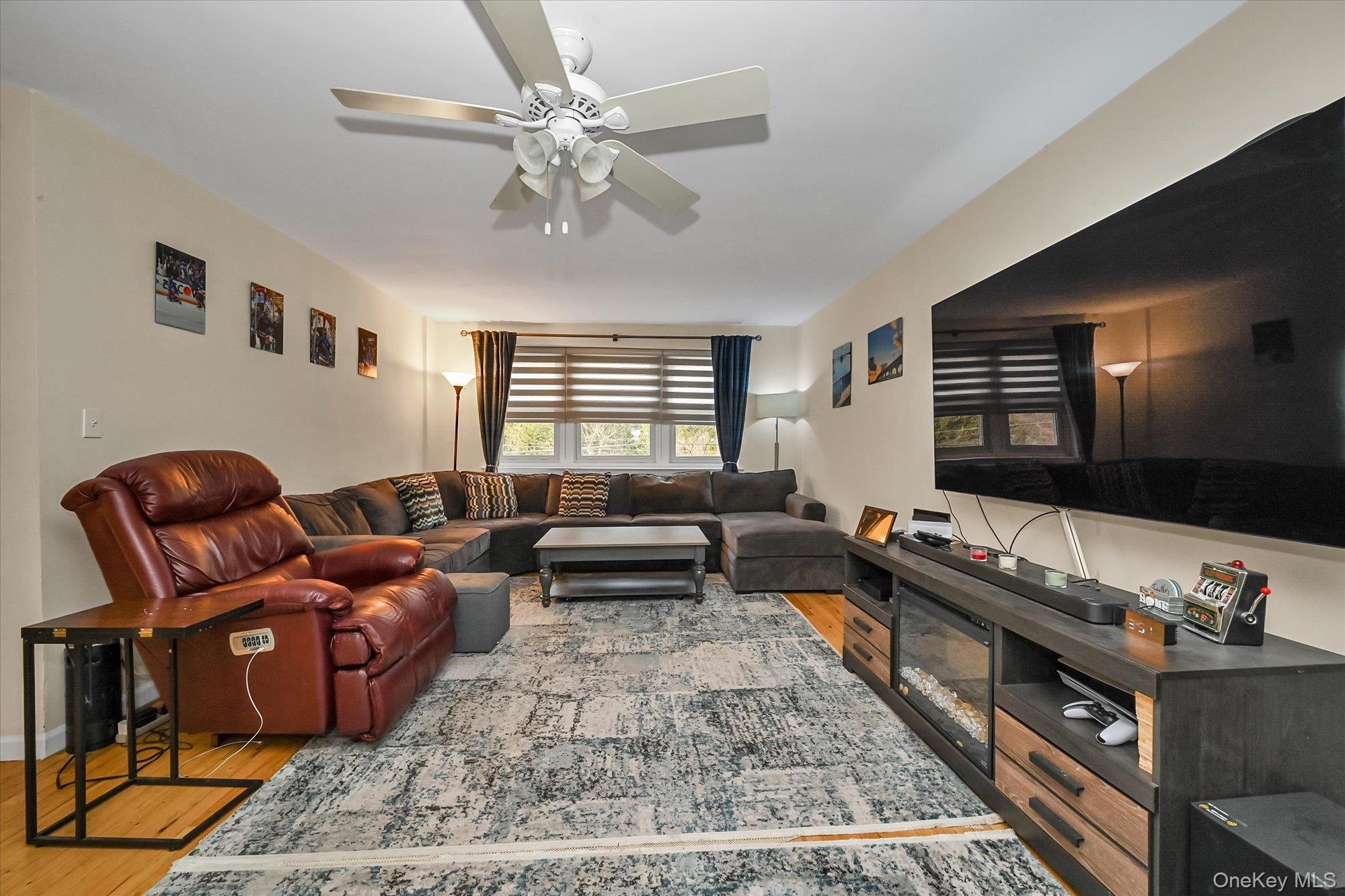 #9 photo, 32 Pearsall Avenue, Glen Cove , NY 11542