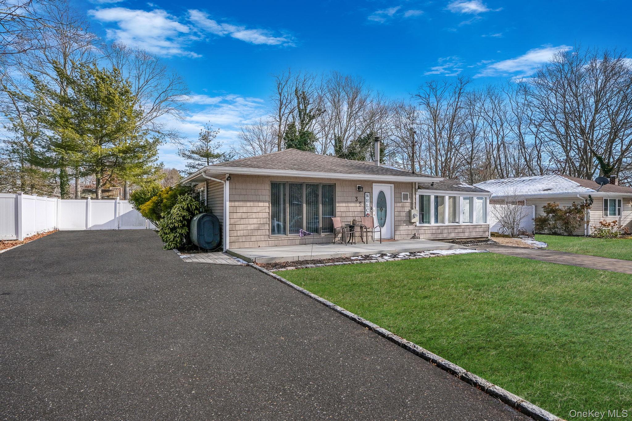 #3 photo, 35 Strafford Street, Mastic , NY 11950