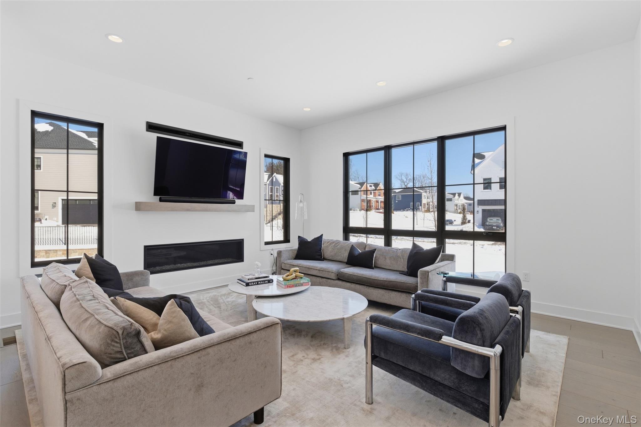 #6 photo, 9 Sequoia Circle, Manhasset , NY 11030