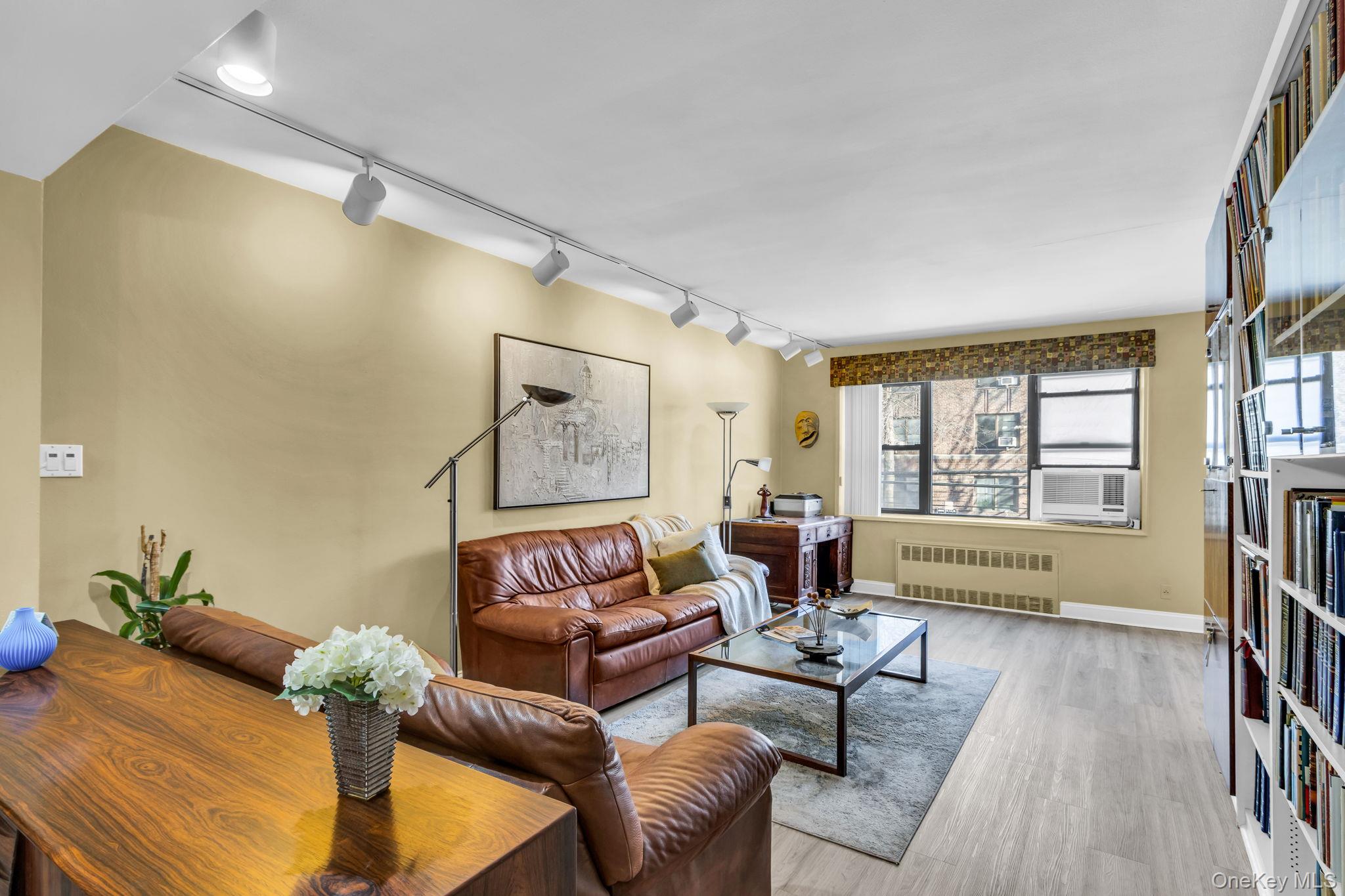 #6 photo, 3601 Johnson Avenue, הברונקס Bronx , NY 10463