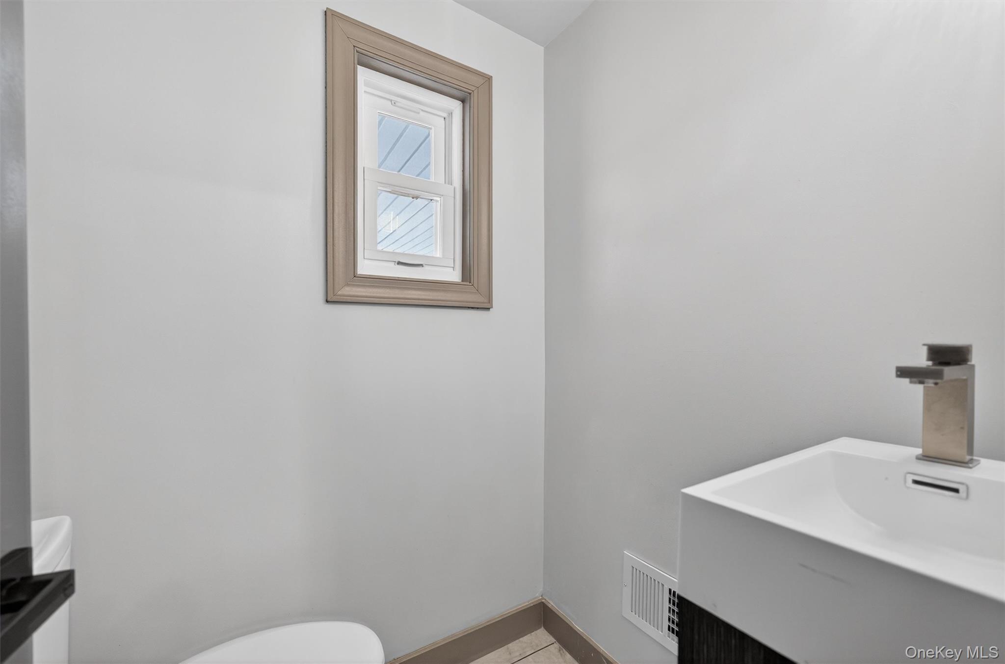 #18 photo, 62 Poplar Street, Newburgh , NY 12550