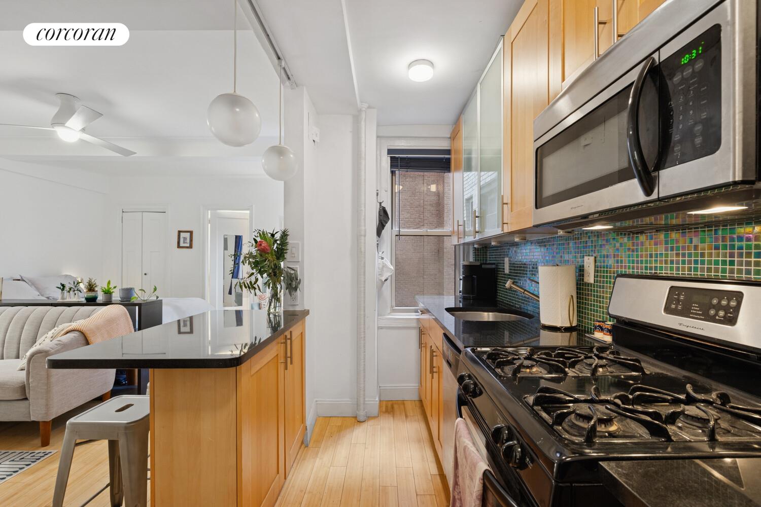 #2 photo, 70 REMSEN Street, Brooklyn Heights , NY 11201