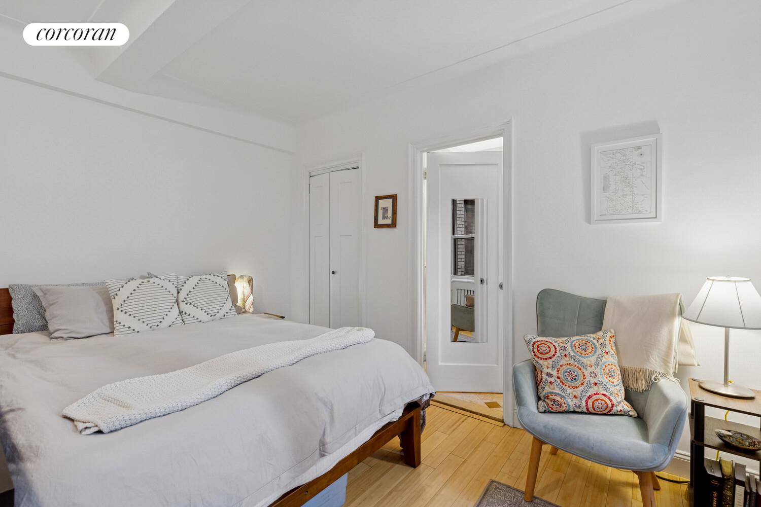 #5 photo, 70 REMSEN Street, Brooklyn Heights , NY 11201