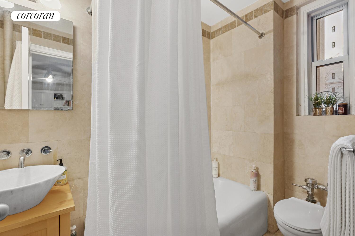 #7 photo, 70 REMSEN Street, Brooklyn Heights , NY 11201