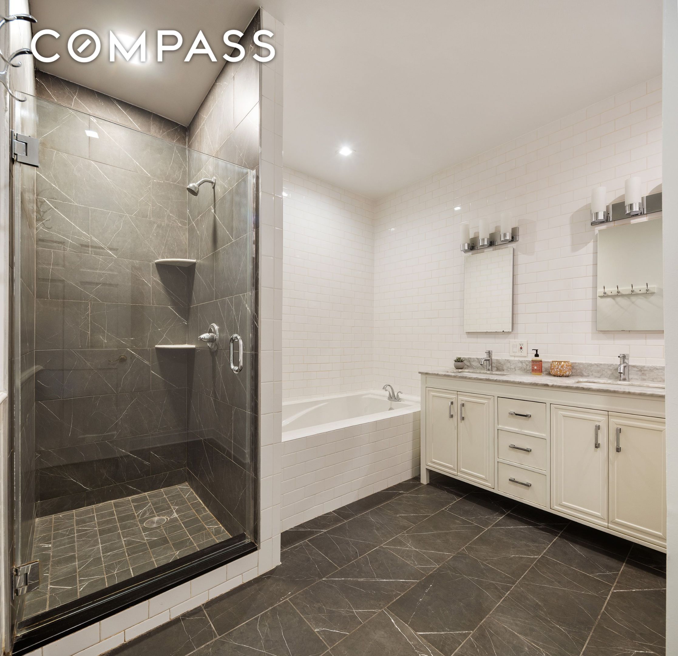 #9 photo, 17 Murray Street, Tribeca , NY 10007