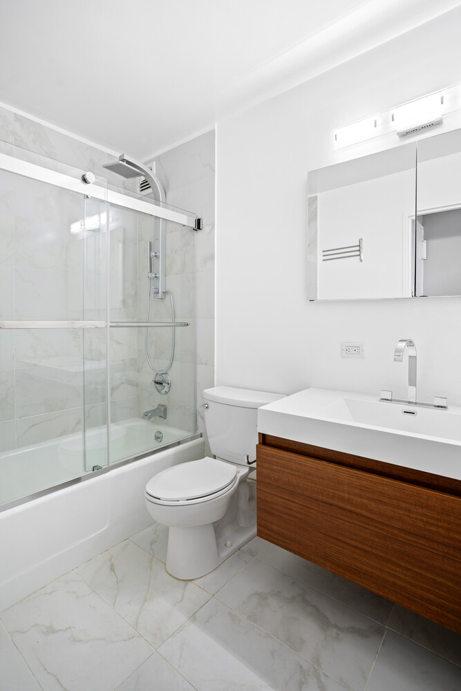 #7 photo, New York City, Yorkville , NY 10028