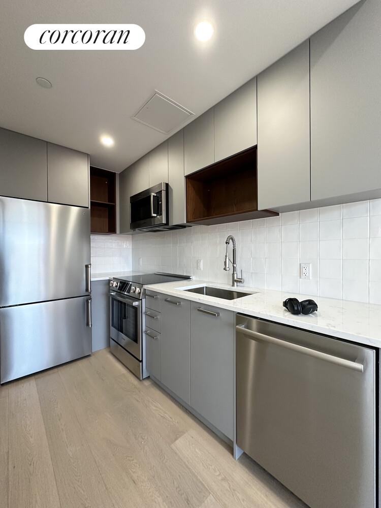 #8 photo, Brooklyn, Williamsburg , NY 11211