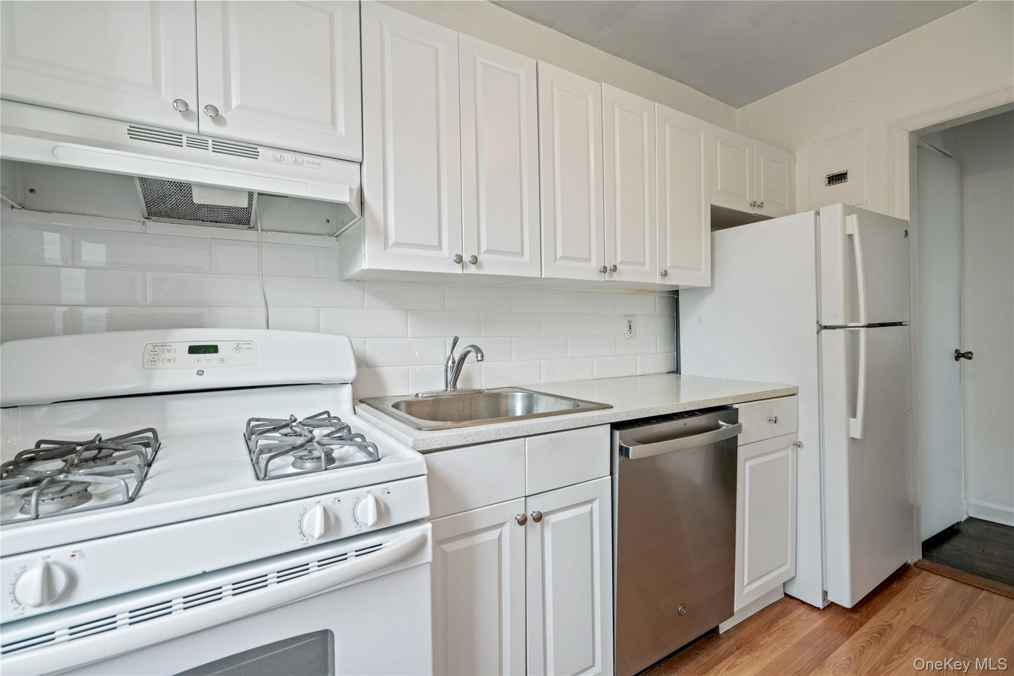 #6 photo, 24 Mulford Place, Hempstead , NY 11550