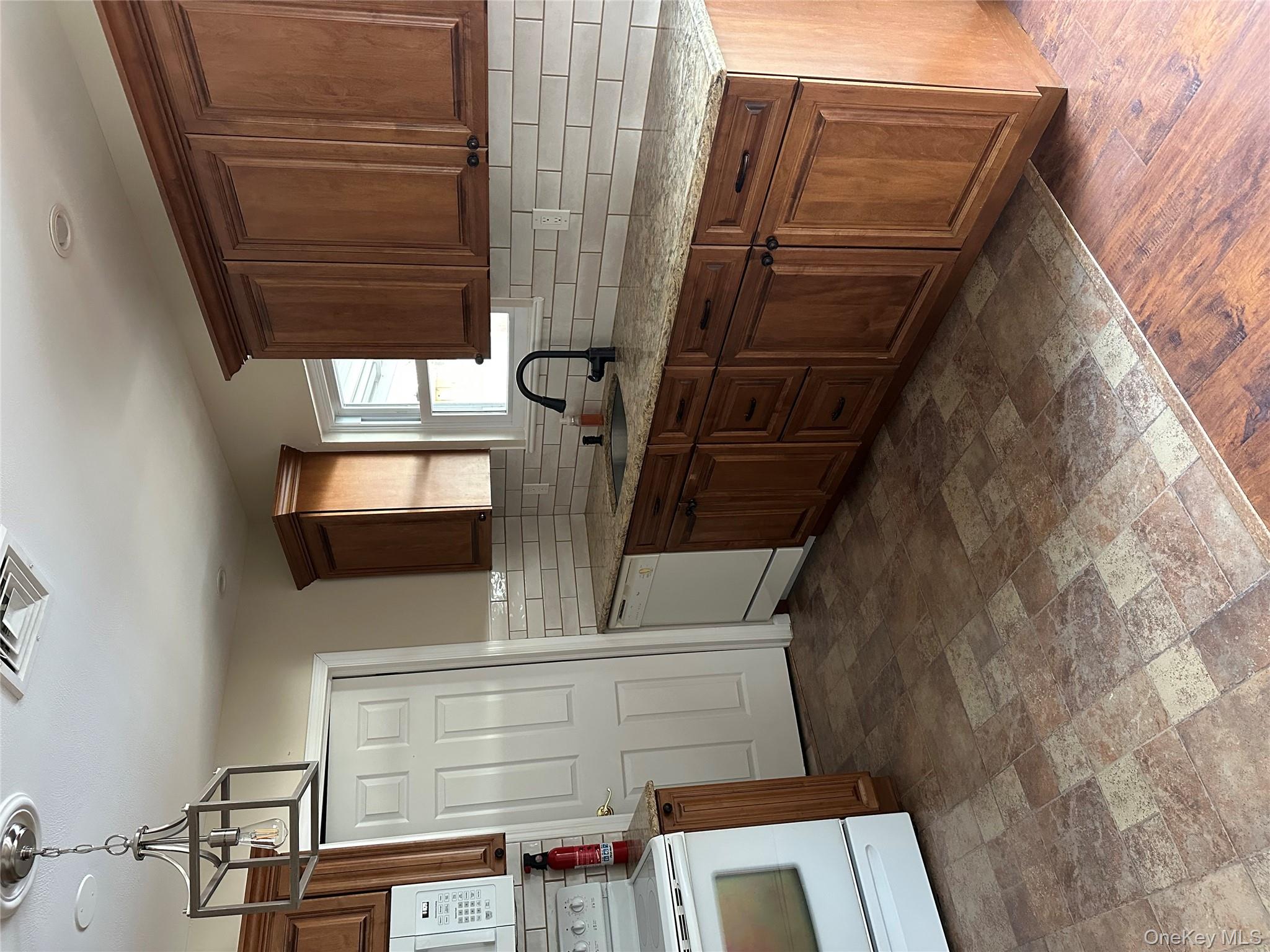 #5 photo, 10 Shiloh Court, Coram , NY 11727