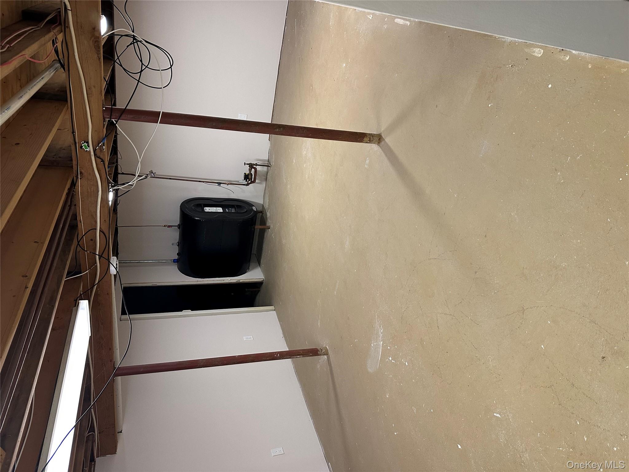 #9 photo, 10 Shiloh Court, Coram , NY 11727