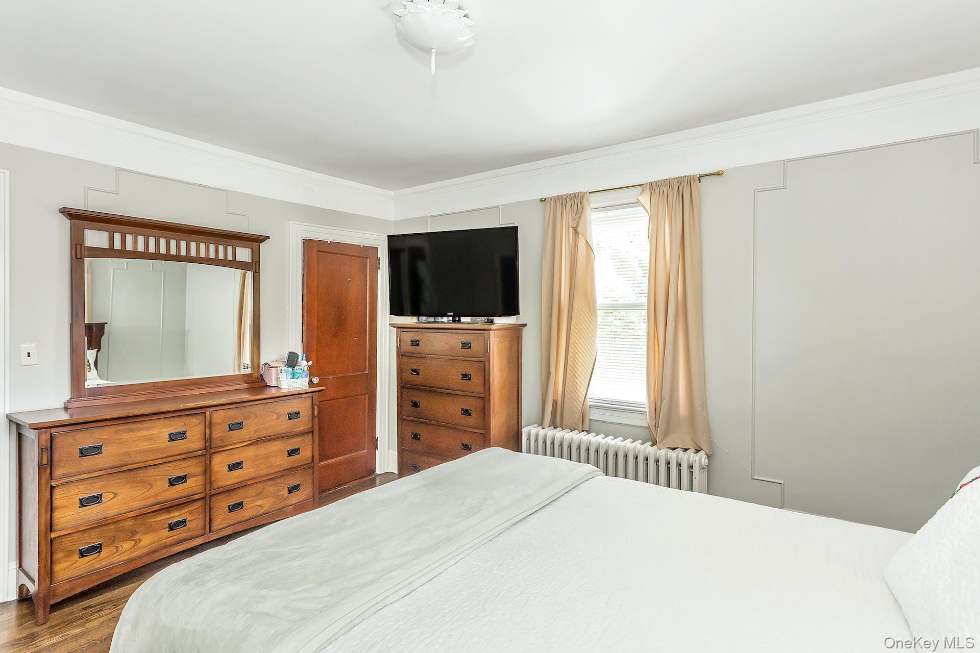 #4 photo, 29 Ford Street, Glen Cove , NY 11542