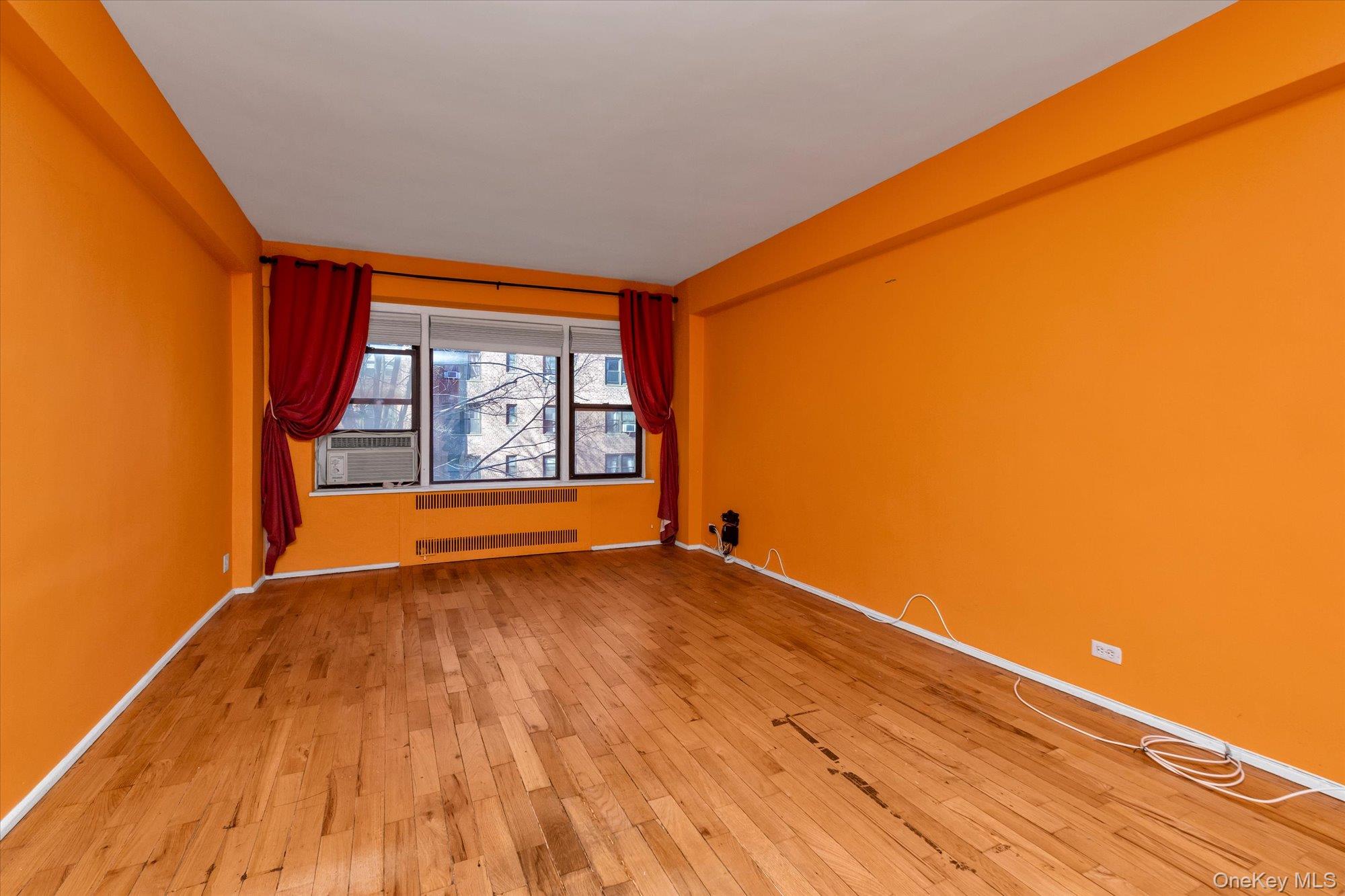 #4 photo, 99-21 67 Road, Forest Hills , NY 11375