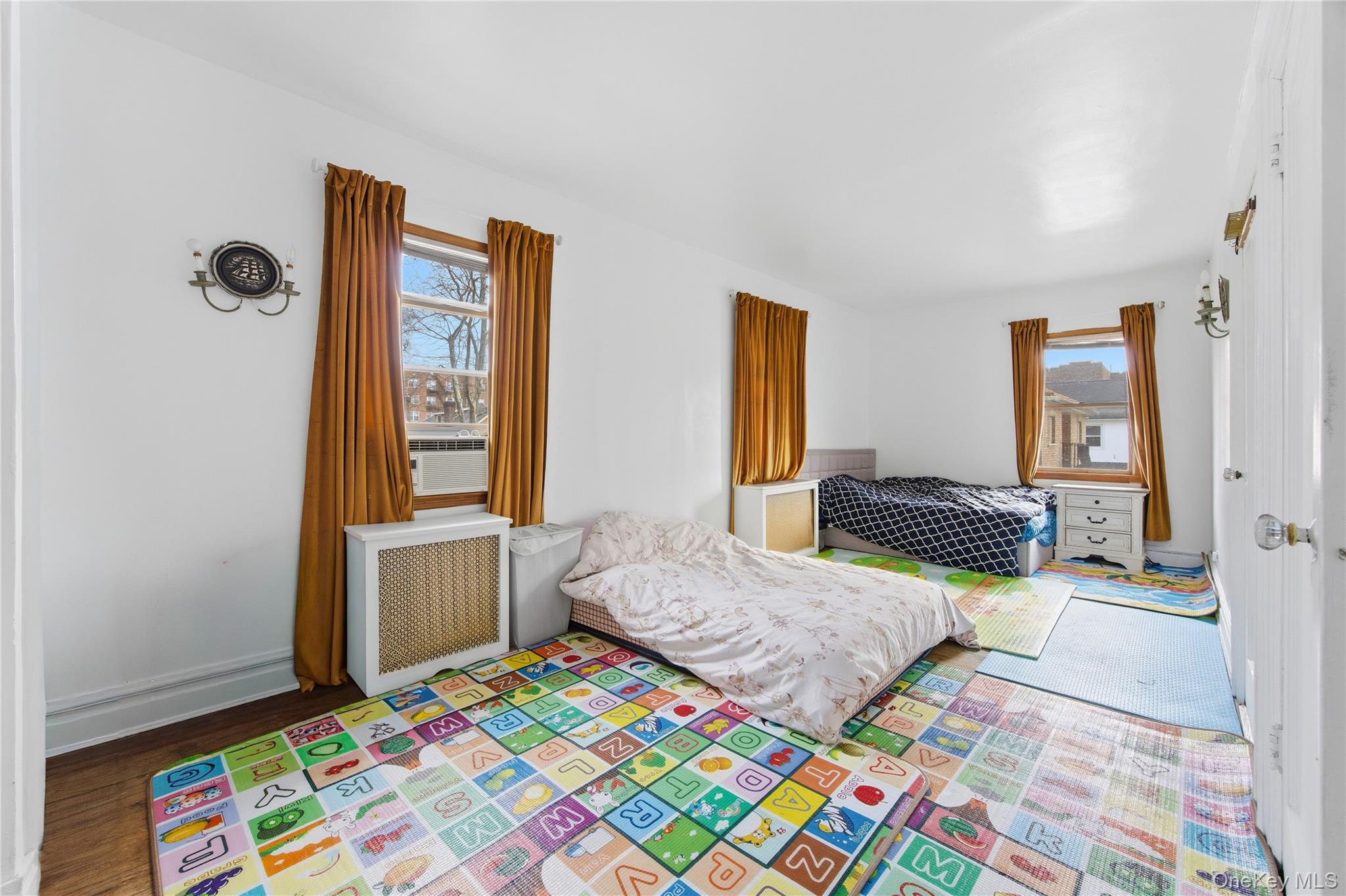 #17 photo, 16016 Riverside Drive, Beechhurst , NY 11357