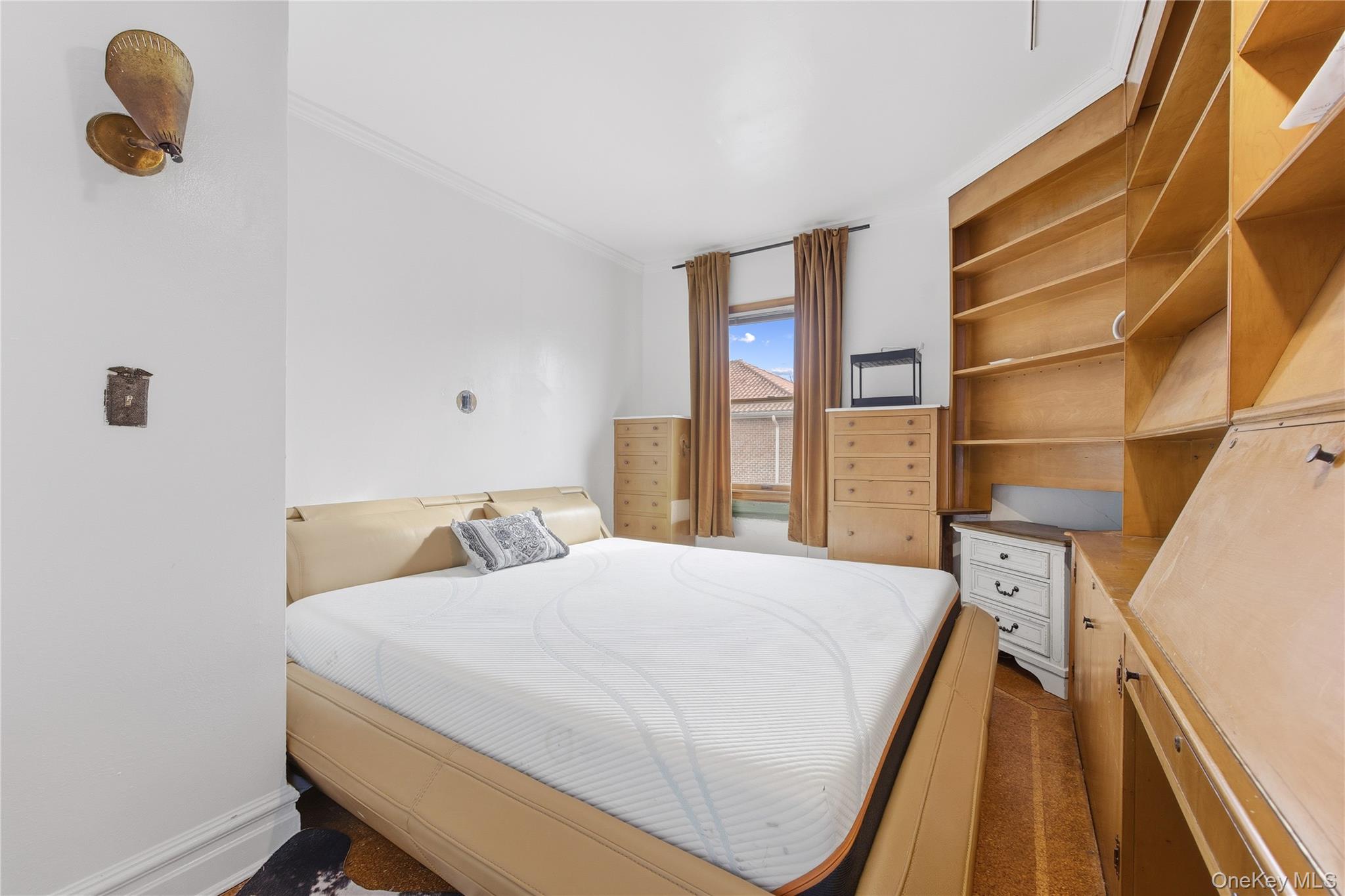 #18 photo, 16016 Riverside Drive, Beechhurst , NY 11357