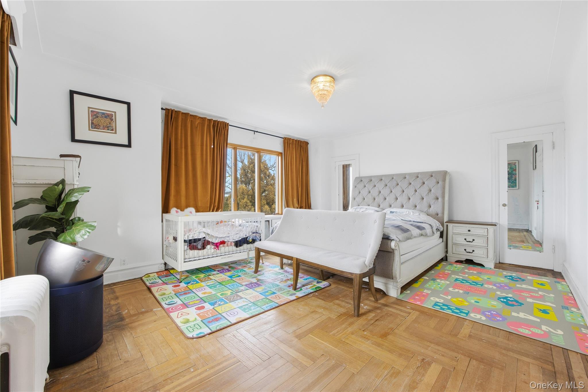 #19 photo, 16016 Riverside Drive, Beechhurst , NY 11357