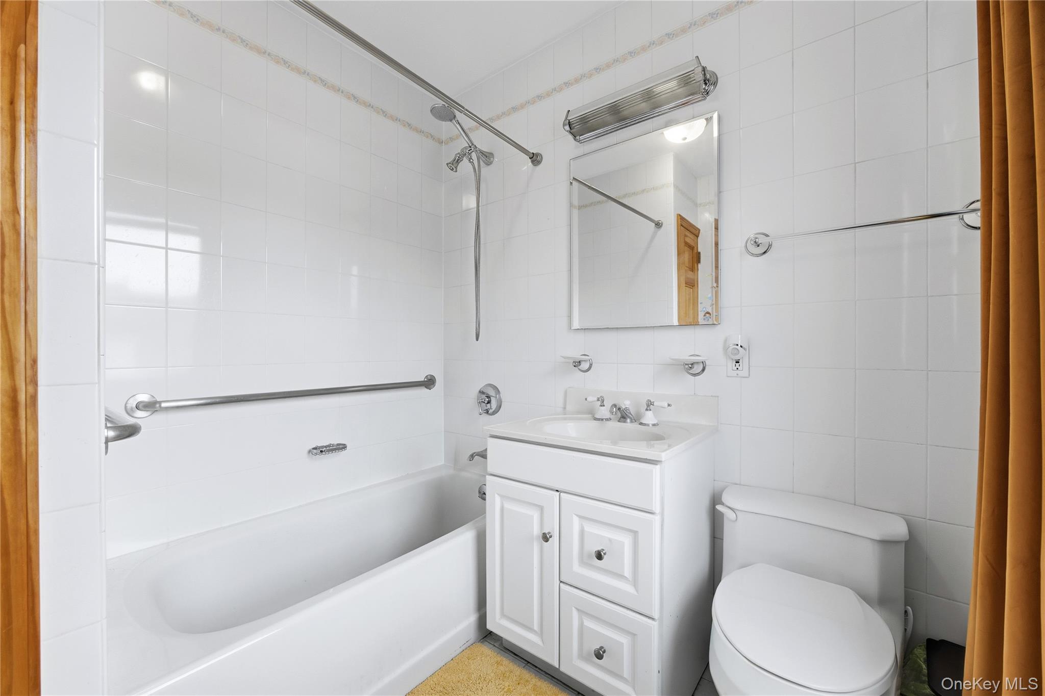 #20 photo, 16016 Riverside Drive, Beechhurst , NY 11357