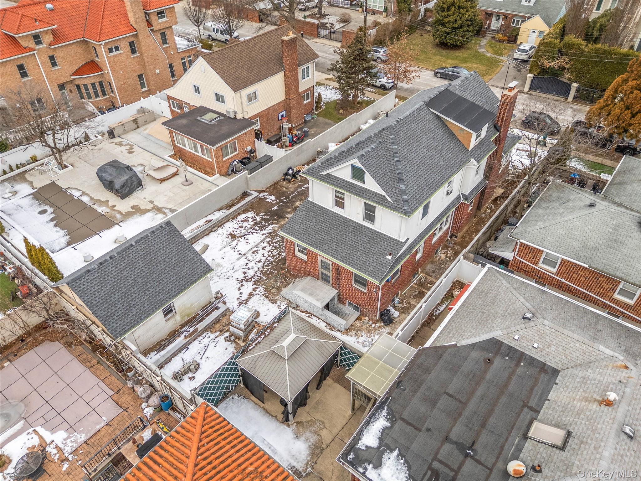 #3 photo, 16016 Riverside Drive, Beechhurst , NY 11357