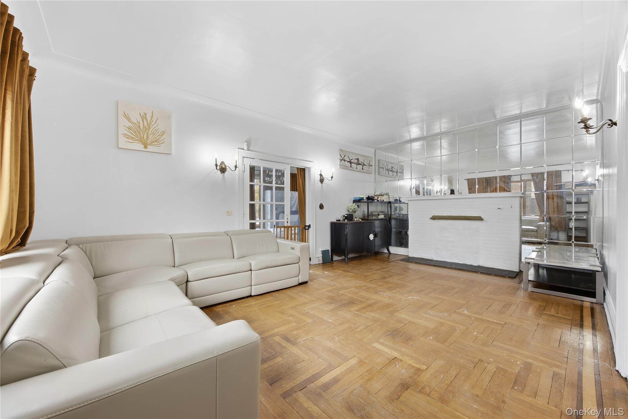 #8 photo, 16016 Riverside Drive, Beechhurst , NY 11357