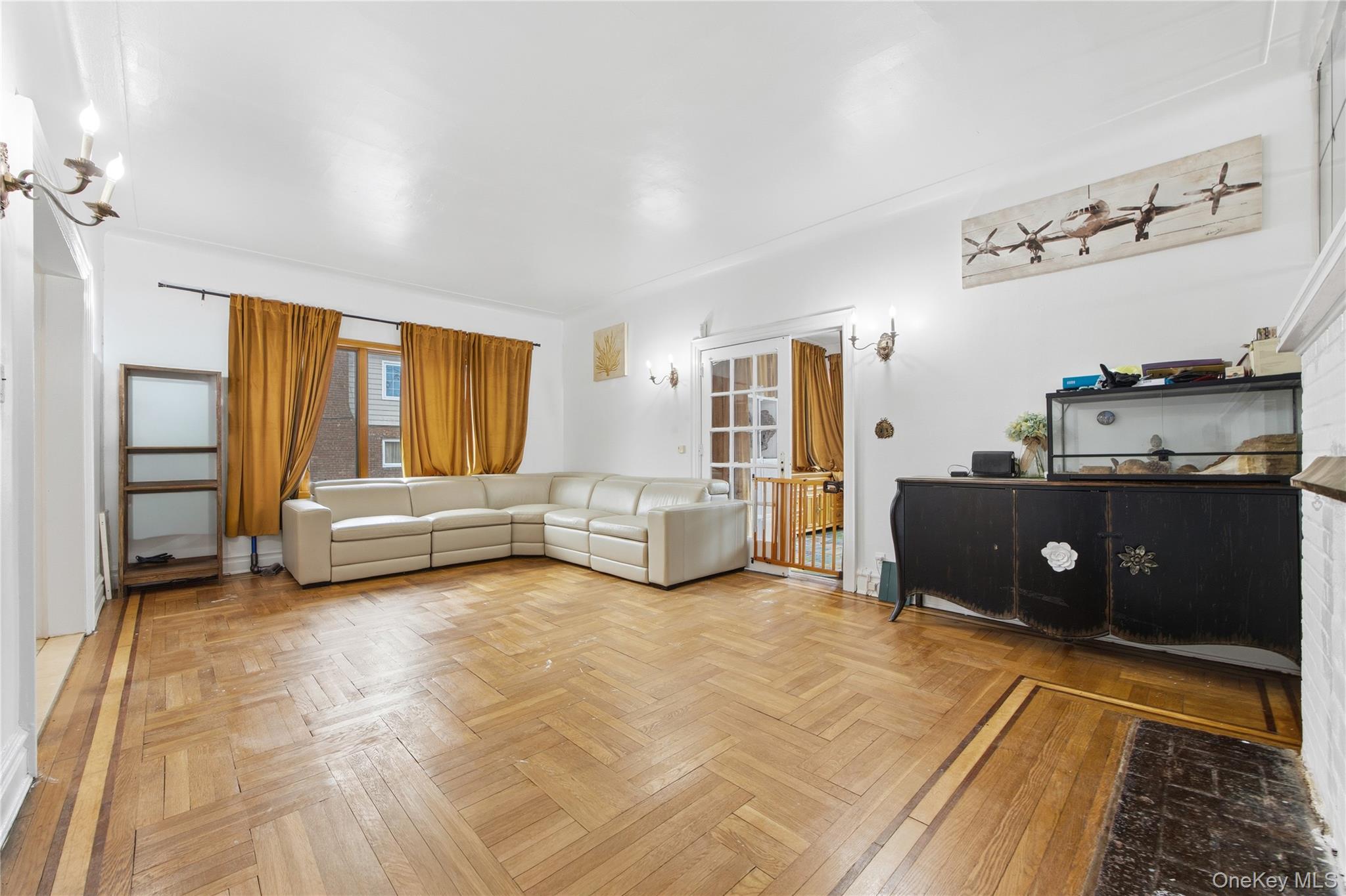 #9 photo, 16016 Riverside Drive, Beechhurst , NY 11357