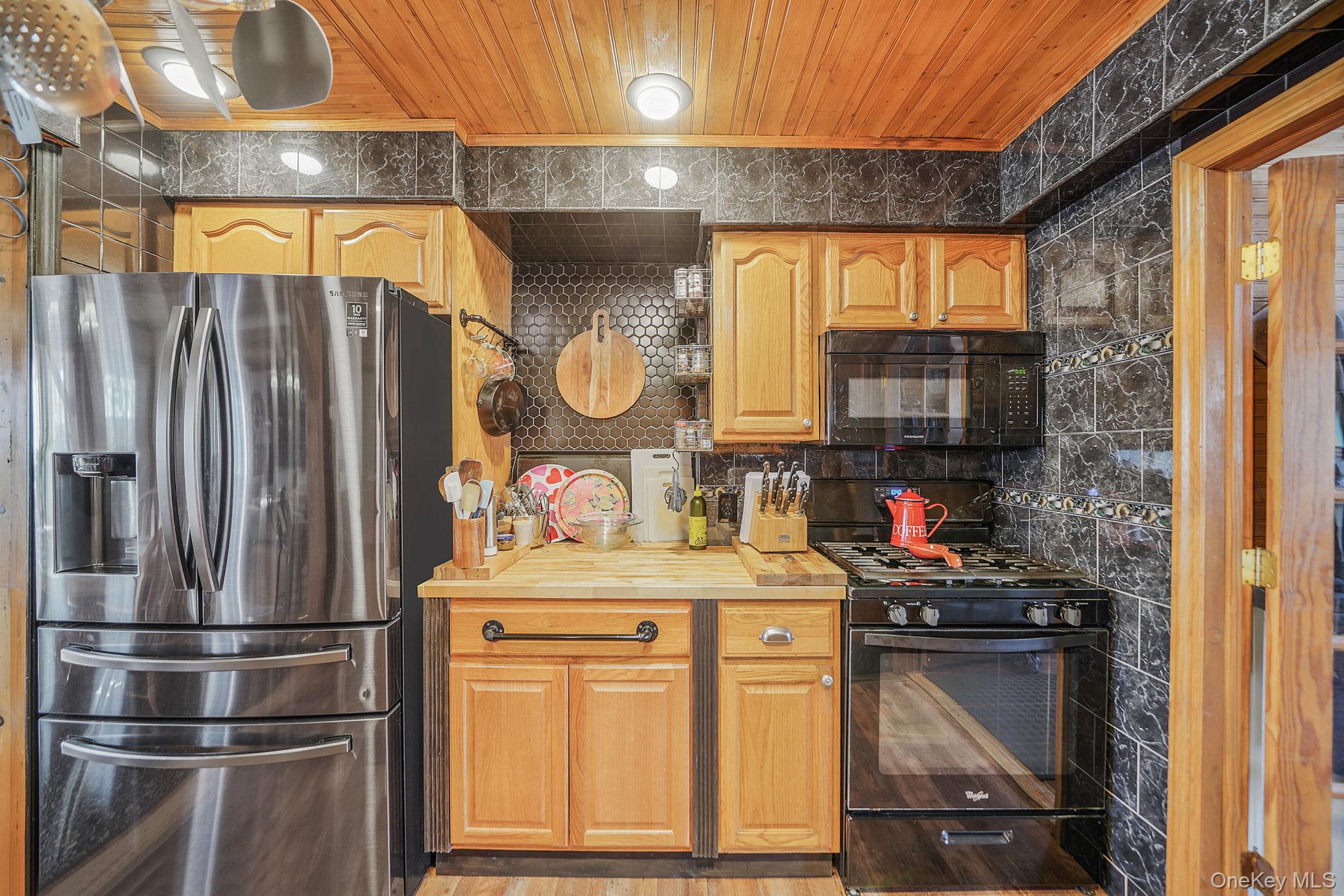 #12 photo, 15 18th Avenue, Bay Shore , NY 11706