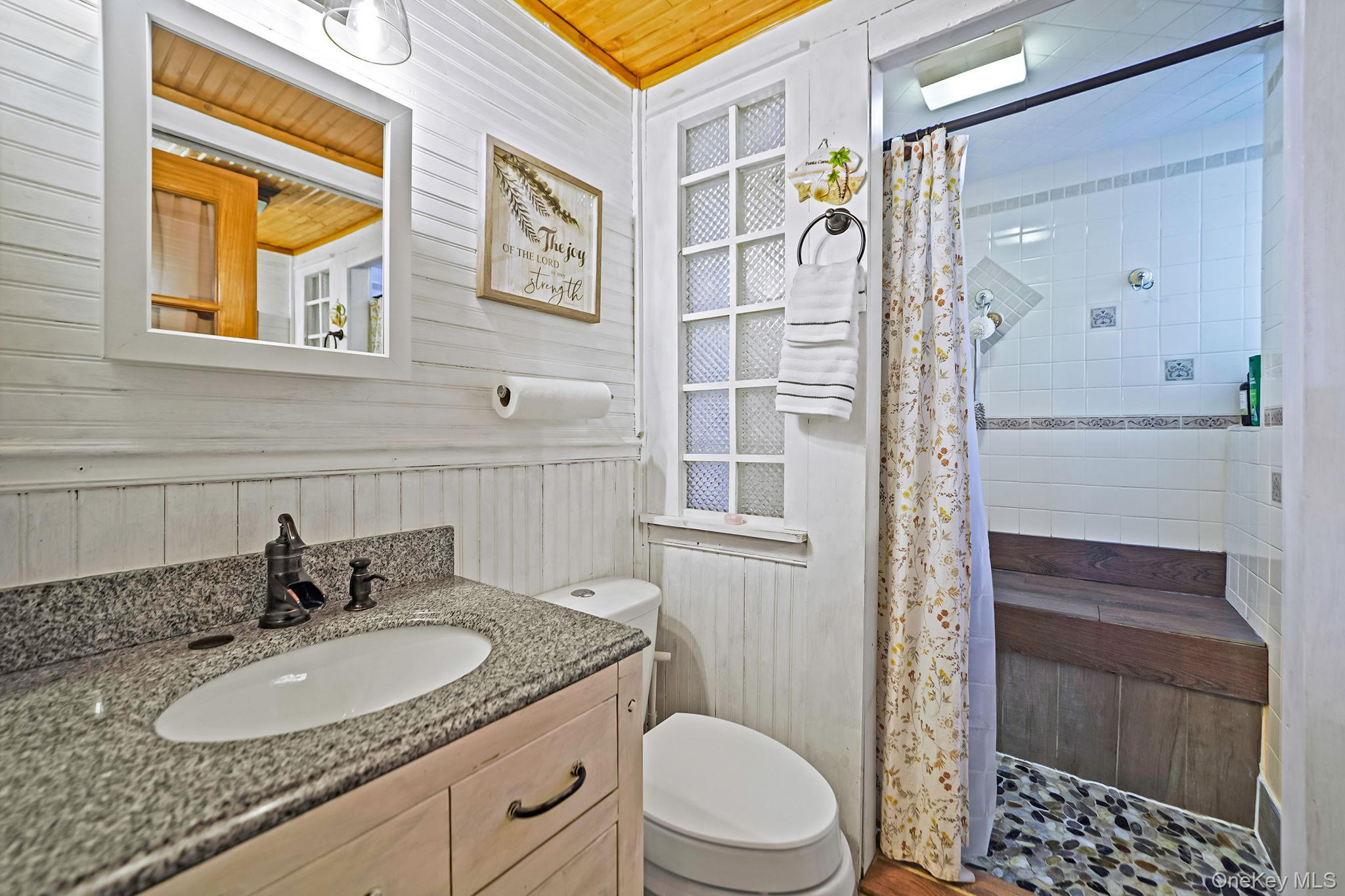 #17 photo, 15 18th Avenue, Bay Shore , NY 11706